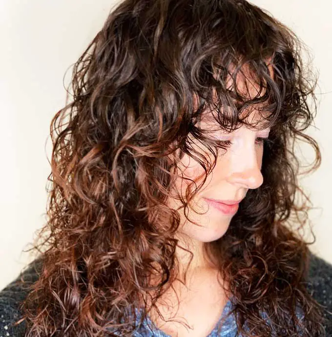 Curly-hair-with-bangs-and-layers 