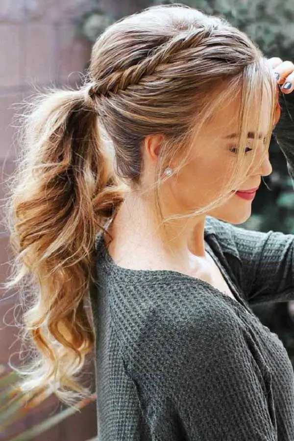 ponytail-with-side-bangs 