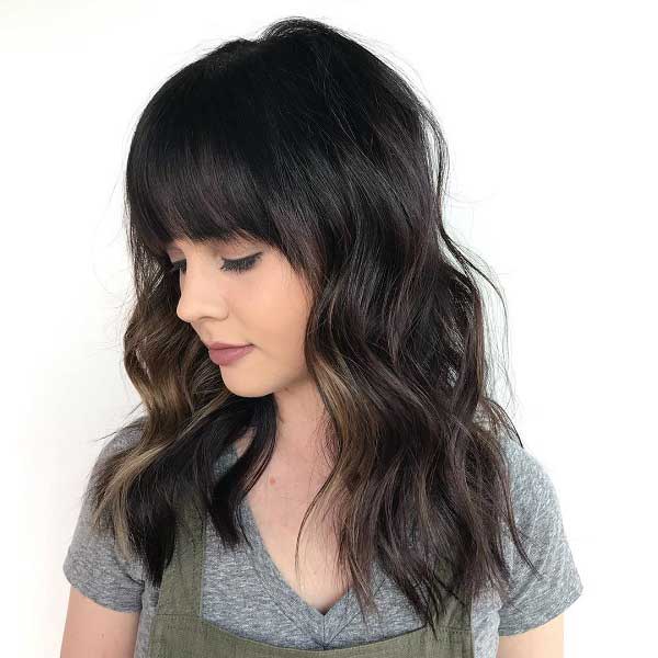 shoulder-lenght-dark-hair-with-bangs