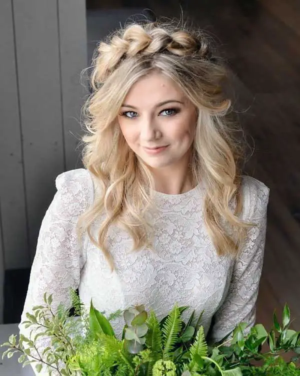 shoulder-length-wedding-hairstyle-with-bangs