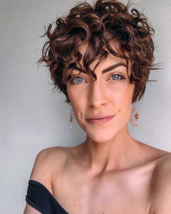 curly-pixie-cut-for-square-face