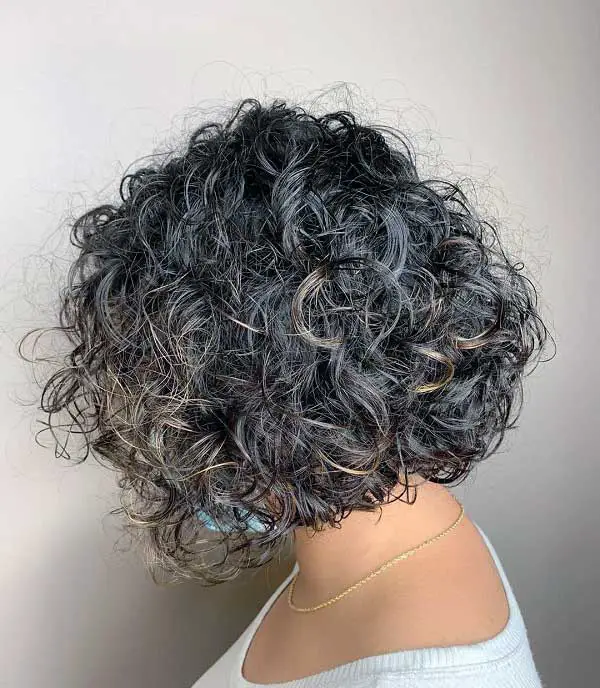 layered-short-curly-bob