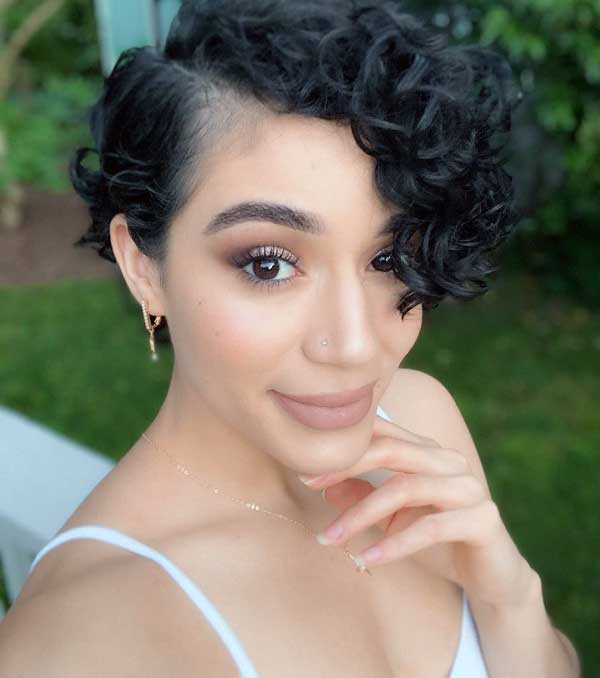 natural-curly-pixie-cut