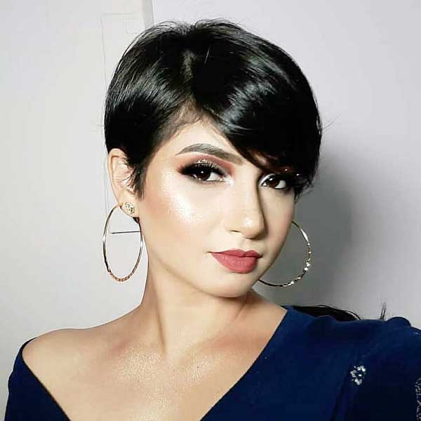 pixie-cut-black-hair-round-face