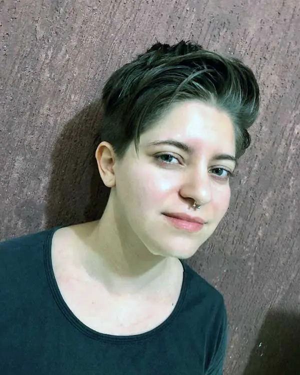 pixie-cuts-for-thick-hair-and-round-faces
