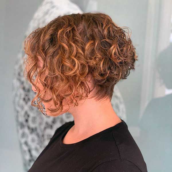 short-curly-stacked-bob