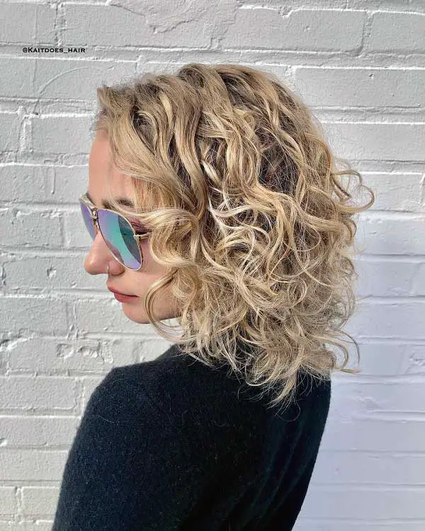 balayage-curly-hair-blonde