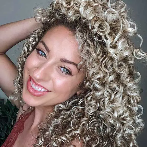 light-blonde-curly-hair