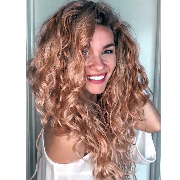 long-blonde-curly-hair