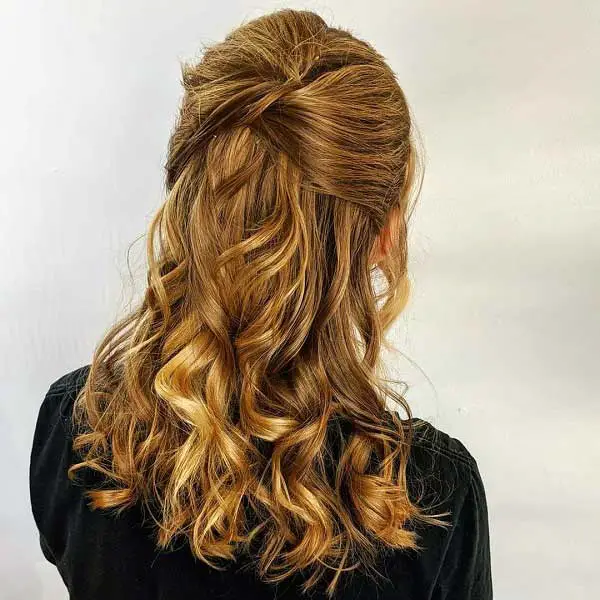 casual-updos-for-curly-hair
