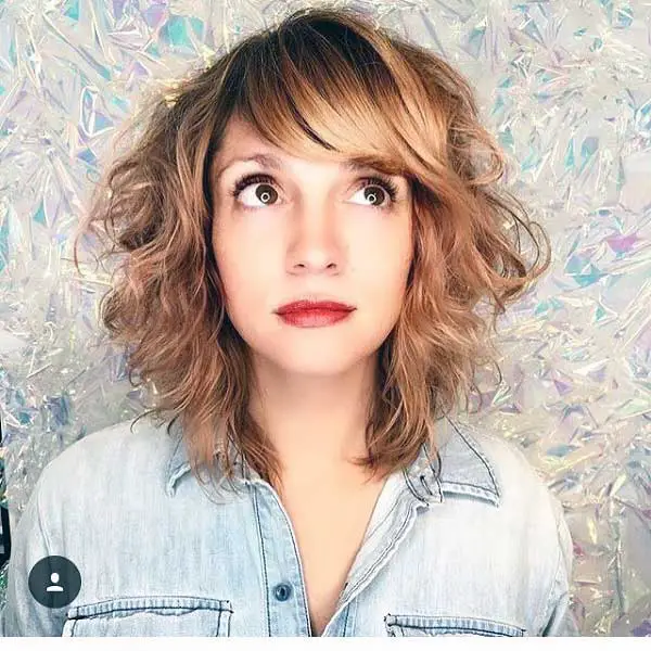 layered-bob-with-side-swept-bangs-hairdresserinlove