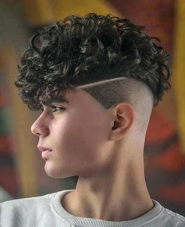 loose-curly-hair-undercut-fade-barbarianstyle_net