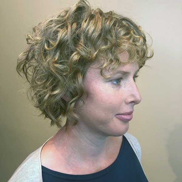 short-curly-hair-with-bangs-curl_whisperer