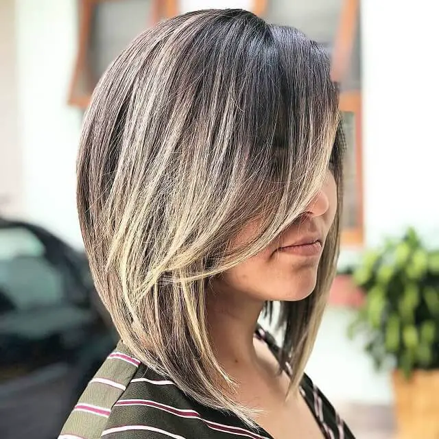 inverted stacked bob haircut 