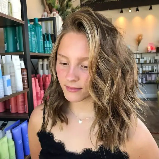 shoulder length messy bob