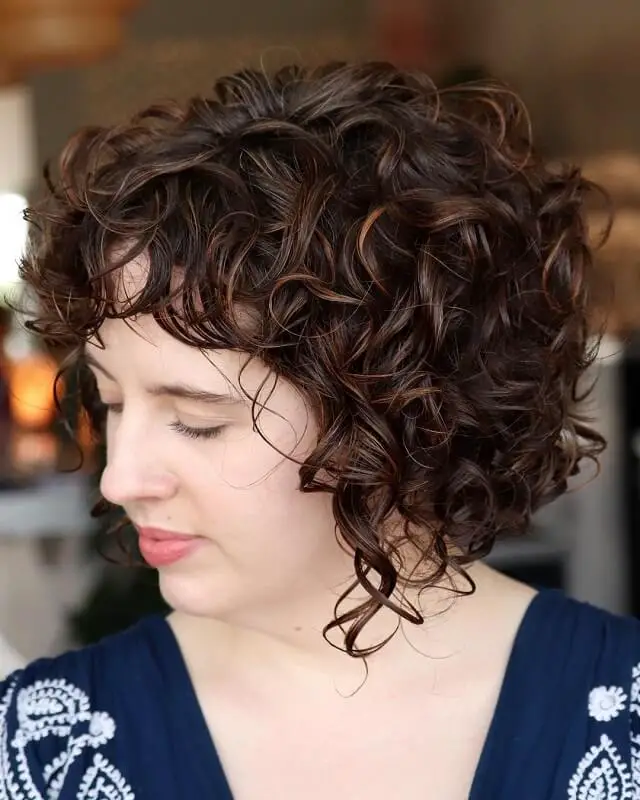 30 Trendy Swing Bob Haircuts for Women in 2022 - HqAdviser