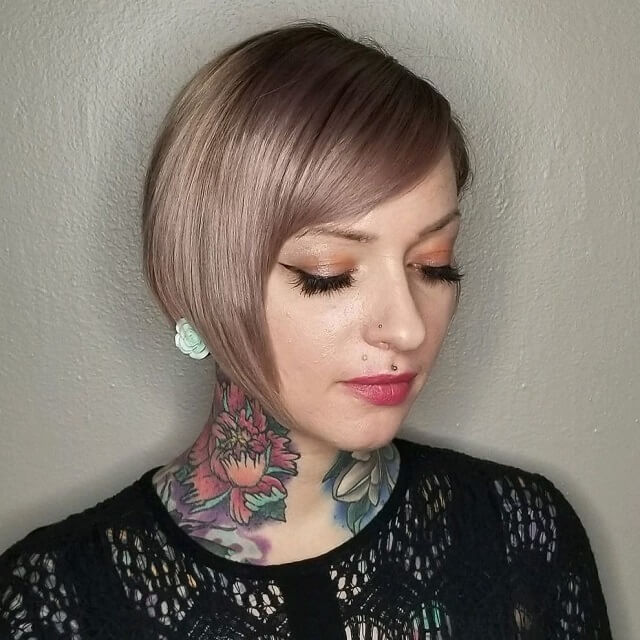 30 Trendy Swing Bob Haircuts for Women in 2022 - HqAdviser