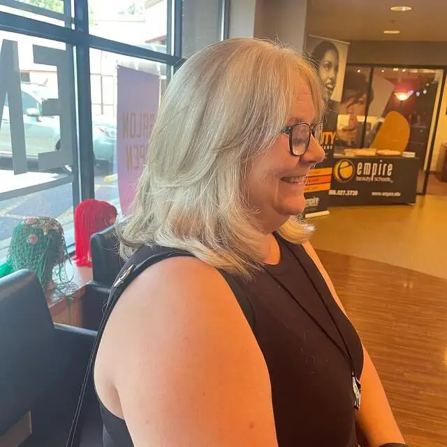 blonde hairtyle for fat women over 50