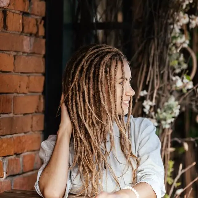 honey blonde dreads 