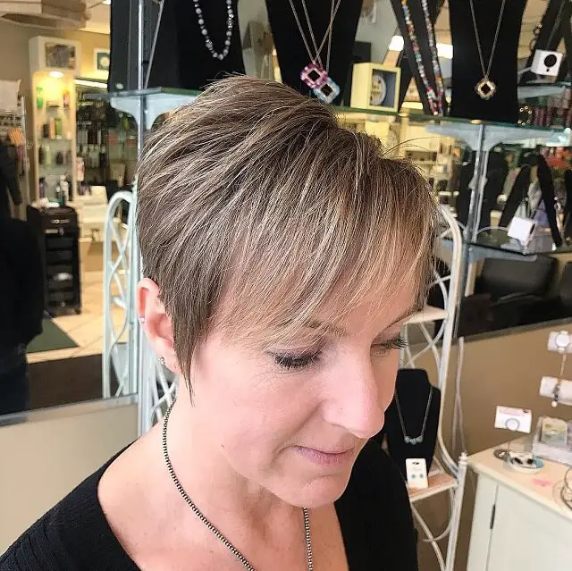pixie cut with highlights