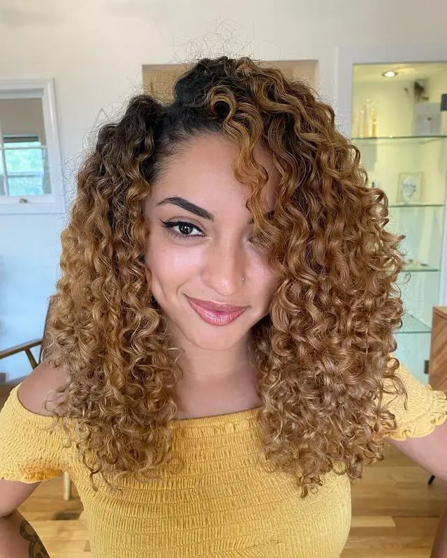 35 Must-Try Balayage Curly Hairstyles For Next Makeover - HqAdviser