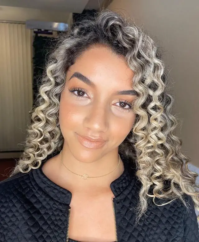 balayage curly hair blonde