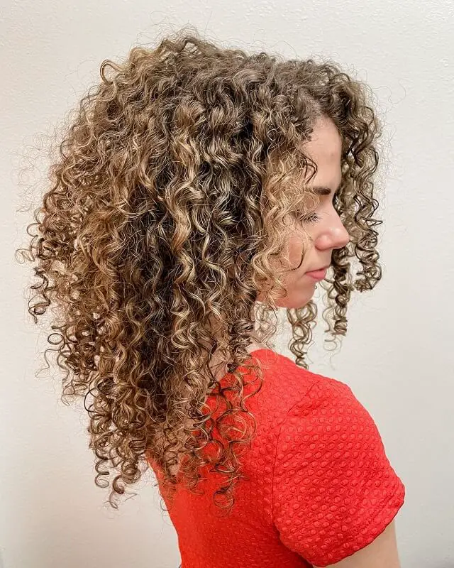 honey balayage curly hair     