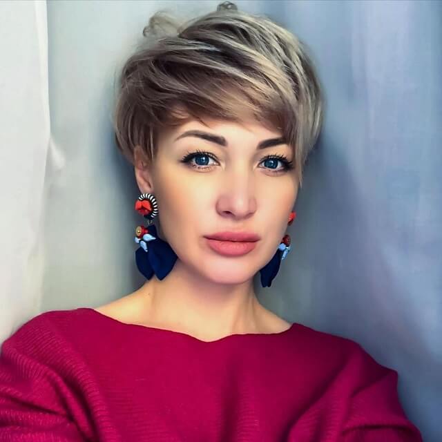 Fluffy Side Swept Pixie Cut With Bangs