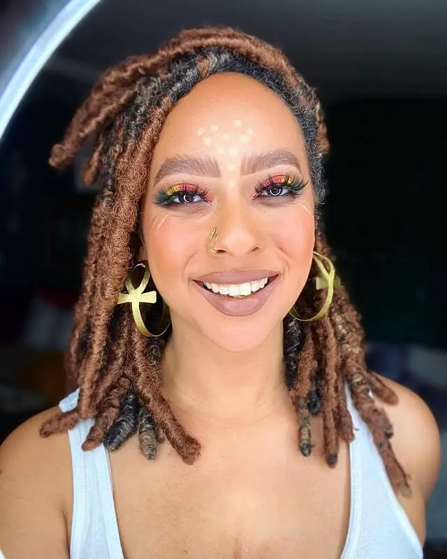 Connecting Short Style Faux Locs
