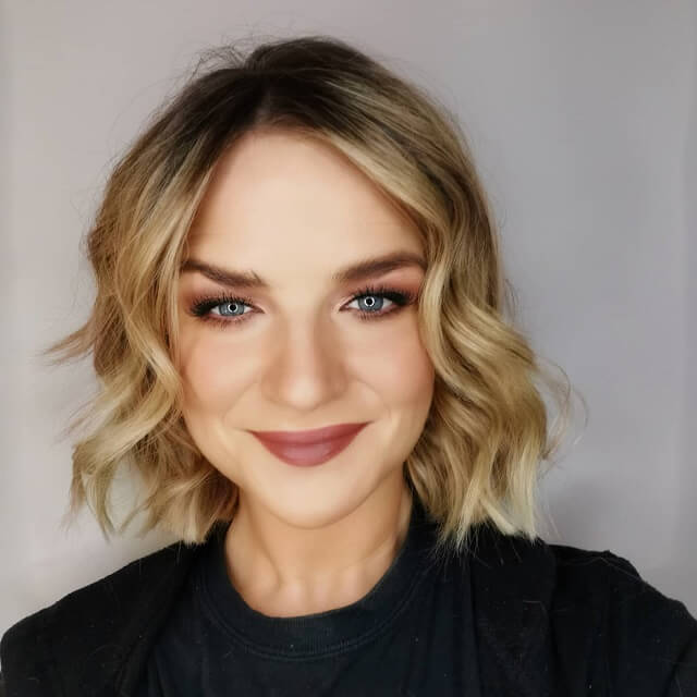 choppy short layered bob